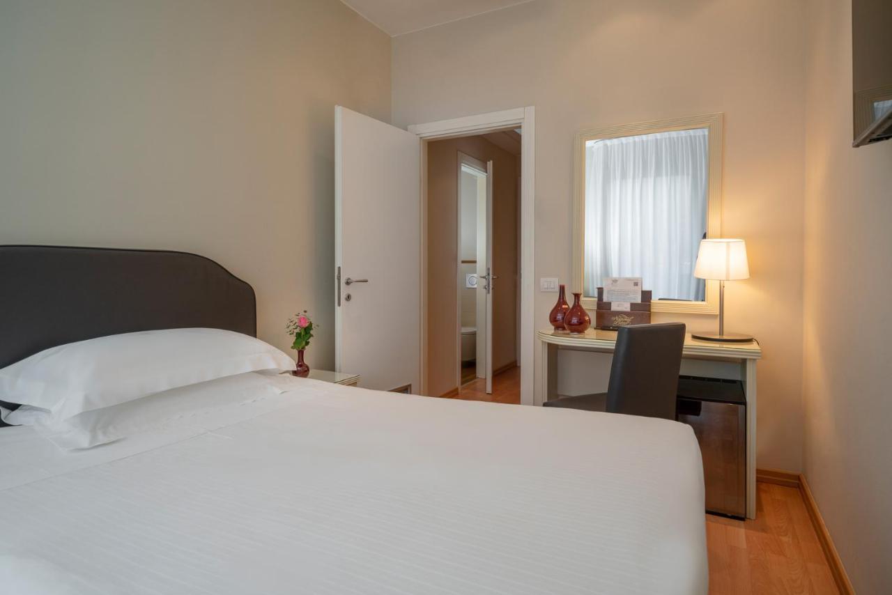 National Hotel Rimini Eksteriør billede